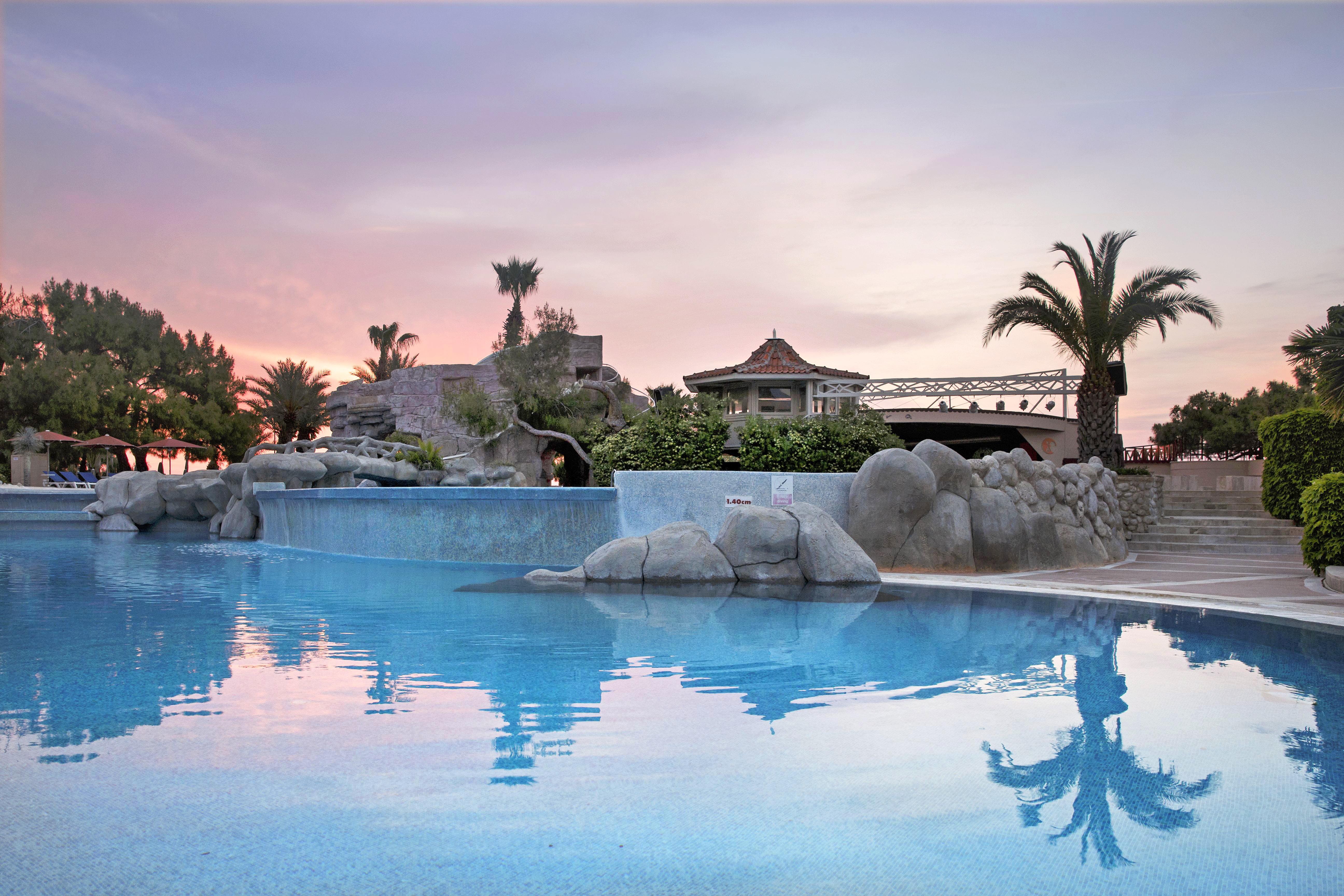 Marti Myra Hotel Tekirova Ngoại thất bức ảnh Sunset at the pool