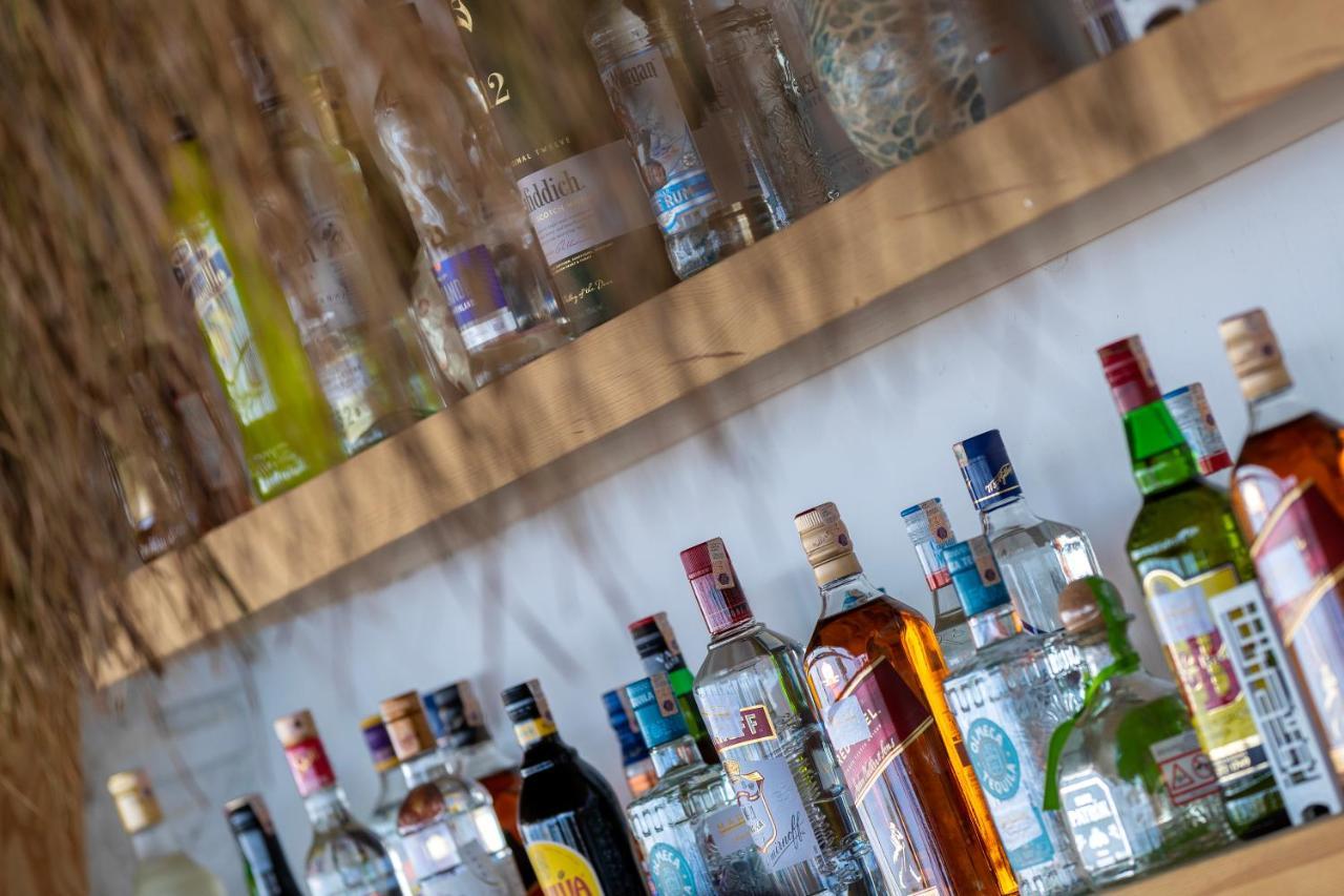 Marti Myra Hotel Tekirova Ngoại thất bức ảnh A selection of gin bottles