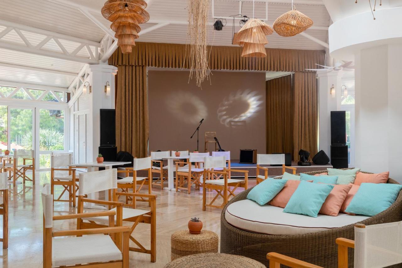 Marti Myra Hotel Tekirova Ngoại thất bức ảnh The interior of the main building